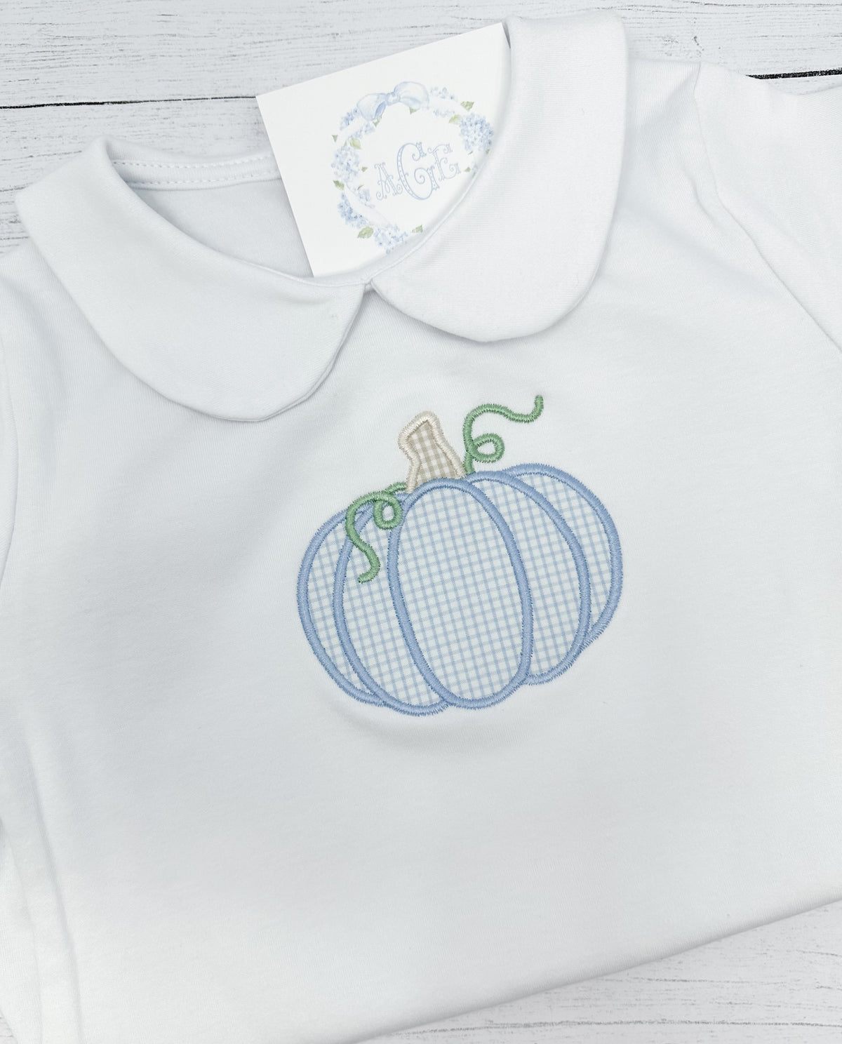 Pumpkin appliqué tee - short sleeves (unisex) - plain tees / no collar